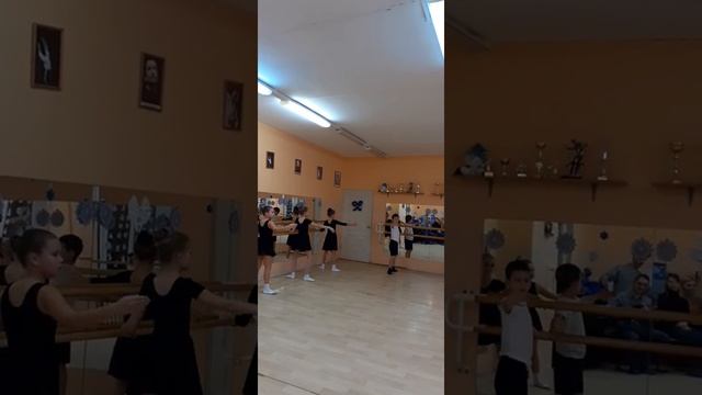Уроки классической хореографии для детей 9 лет в самарской школе N149 смотреть онлайн