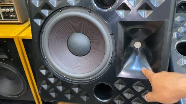 eMinh về loa MỸ Jbl 4410 Monitor , JBL E80, JBL 8340A , DCM KX12 , Ar 94sx , SAE MARK X … смотреть онлайн