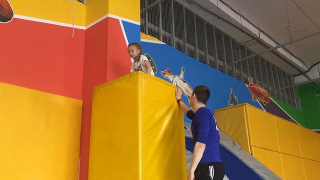 на батутах) часть 4 смотреть онлайн