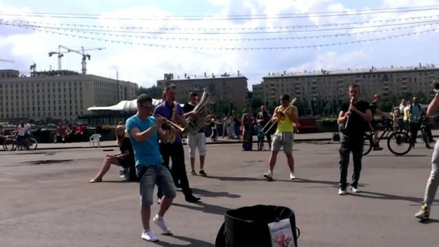 Джаз бэнд или танцующий оркестр в Парке Горького смотреть онлайн