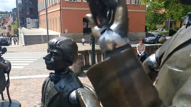 A water fountain in Donaueschingen, Germany смотреть онлайн