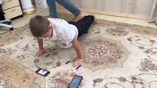 7070 отжиманий от пола 8 лет мальчик чеченец рекорд Гиннеса чемпион #чечня #рекорд #спорт #дети смотреть онлайн