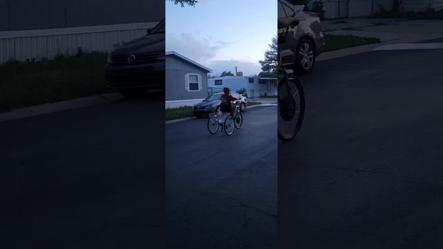 My Son cruising in custom electric trike bike смотреть онлайн