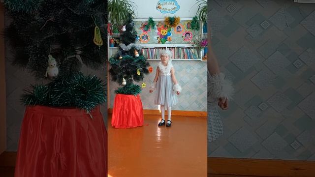 "Снегурочка" Ощепкова Оксана, 8 лет МБОУ "Кокоринская ООШ " смотреть онлайн