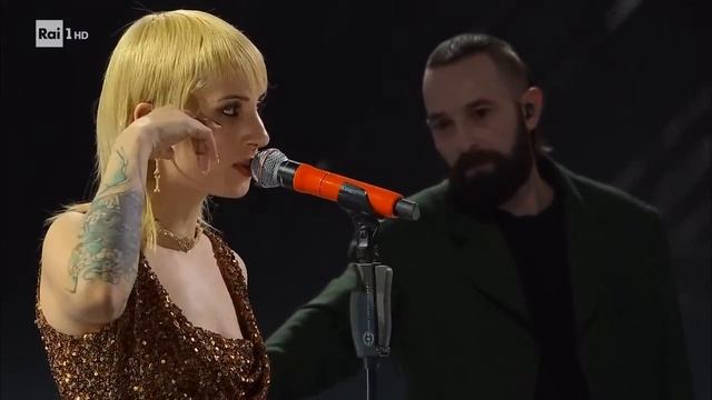 Sanremo 2023 - Coma_Cose cantano 'L'addio' смотреть онлайн