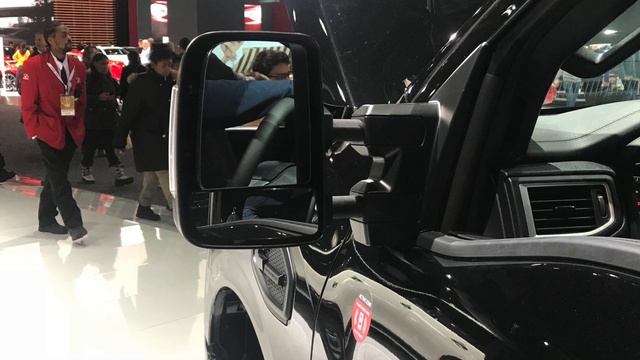 2018 Nissan Titan XD Midnight Edition смотреть онлайн