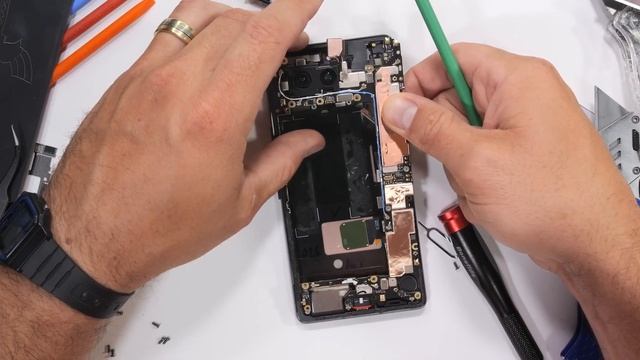 pixel 7a разборка обзор изнутри сборка как разобрать смотреть онлайн