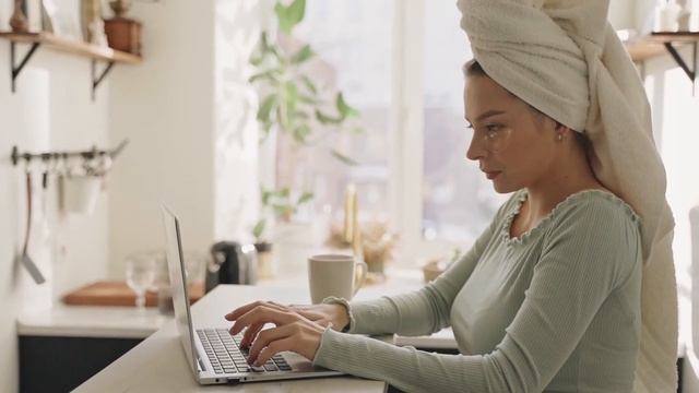 ПРАВИЛЬНЫЙ СОН ВО ВРЕМЯ БЕРЕМЕННОСТИ | Почему беременным нельзя спать на спине смотреть онлайн