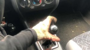 Как снять ручку механической коробки передач на автомобиле nissan primera p11