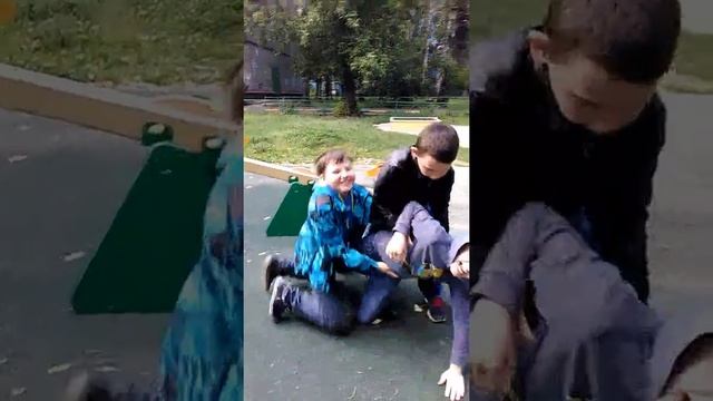 Новый кулачный бой (щекотка) смотреть онлайн