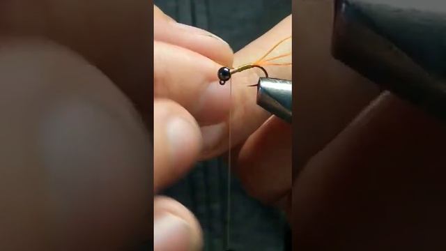 Вязание мушек. Простая и рабочая нимфа от Артема.Olive Nymph With Orange Tag.