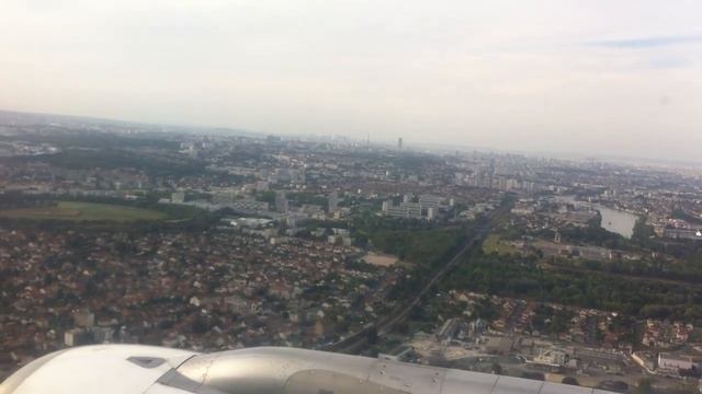 Landing at Paris-Orly Airport смотреть онлайн