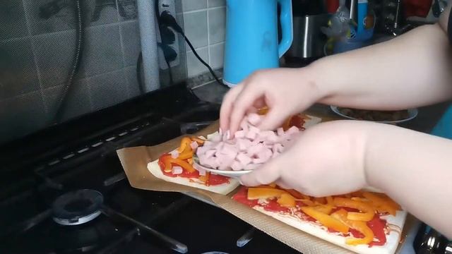 Пицца на слоёном тесте. смотреть онлайн