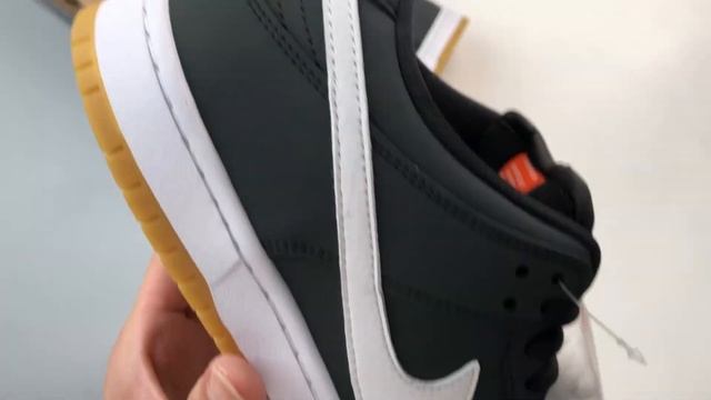 Nike SB Dunk Low Orange Label Black White Gum CD2563 001 смотреть онлайн