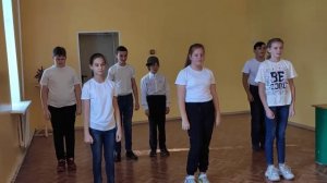 Танец на День учителя, исполняет 6 класс