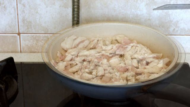 Горячий вкусный салат, необыкновенно вкусный салат, который съедают мгновенно. смотреть онлайн