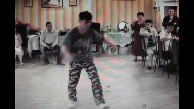 танцует парень из Астрахани) смотреть онлайн