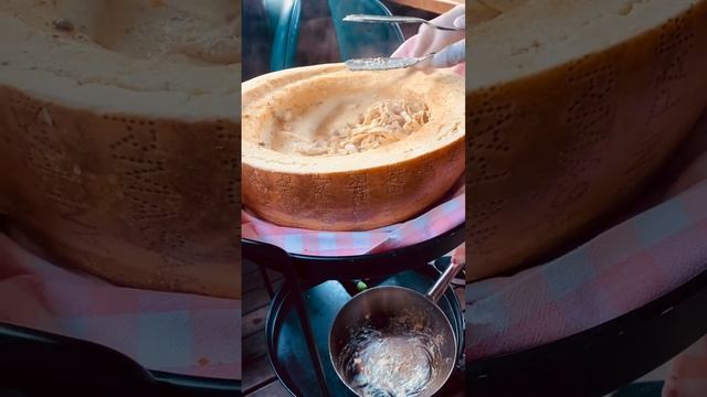 Полное видео приготовления итальянской пасты в сыре пармезан смотреть онлайн