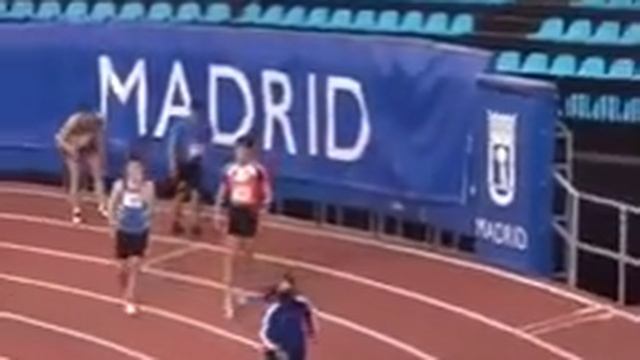 Man Wins Sprint, But At What Cost? смотреть онлайн