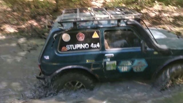 Засуха,в поисках грязи.луаз 31 и нива на тракторах смотреть онлайн