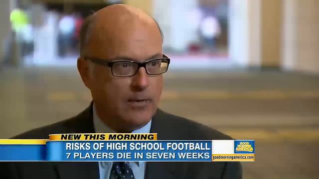 High School Football Player Dies From Tackle смотреть онлайн