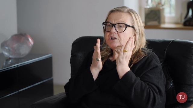 Linda Cantello — the international makeup artist for Armani Beauty full interview смотреть онлайн