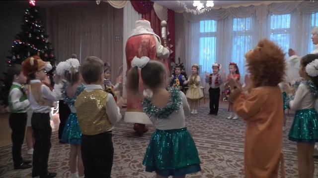 Новогодний утренник 12 группа. 27 декабря 2017г. смотреть онлайн