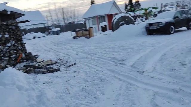 Деревенские будни. Убираем сено в сарай со стога. Деревенская жизнь смотреть онлайн