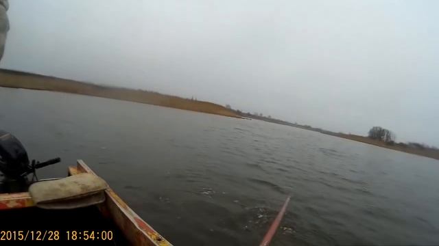 Ставим сети с лодки, весна 2016. Fishing With Nets.