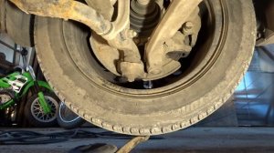 Как проверить нижний передний рычаг на Audi A4, A6, Passat B5