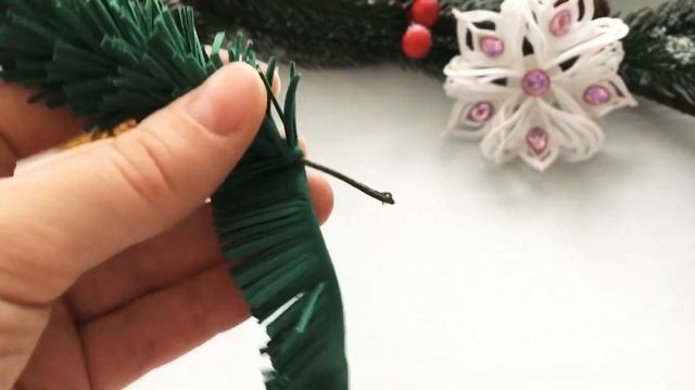 Еловая веточка из фоамирана. DIY смотреть онлайн