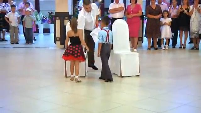 Ionela Ţăruş şi Mihai Ungureanu - Mr.& Missis 2011 смотреть онлайн