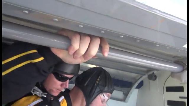 Skydiving with Golden Knights смотреть онлайн
