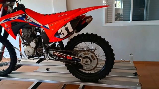 CRF 230 É MELHOR QUE A CRF 250 POR ( 3 MOTIVOS) TRISTE MAS É VERDADE смотреть онлайн