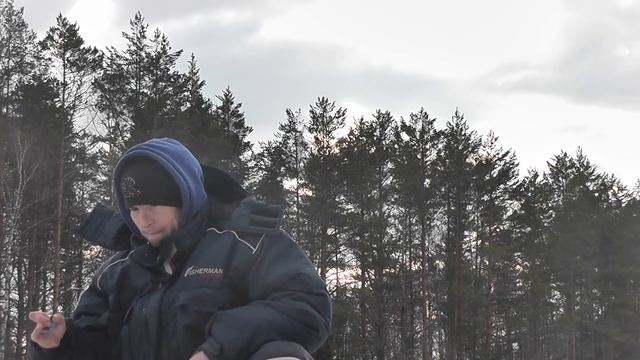 Плотва РАДУЕТ. Поставили на точку РЫБУ. Клёвый КЛЁВ. Озеро с течением. смотреть онлайн