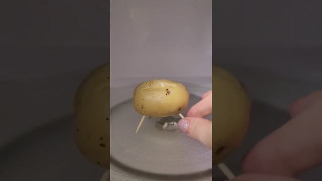 Печёнки - картофель в микроволновке. #картофель #печенки #печеныйкартофель #картошка #картошкарецеп смотреть онлайн