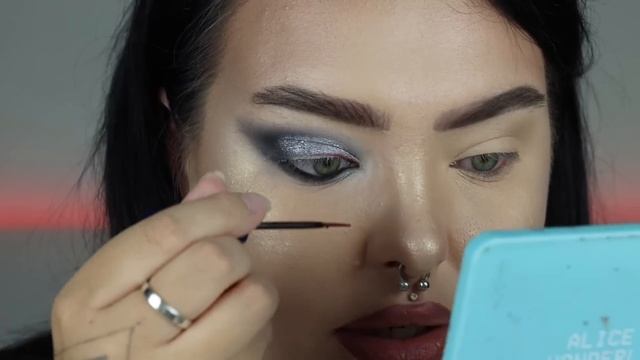 Тестирую масс маркет: Makeup Revolution Into The Night, Vivienne Sabo и SHU