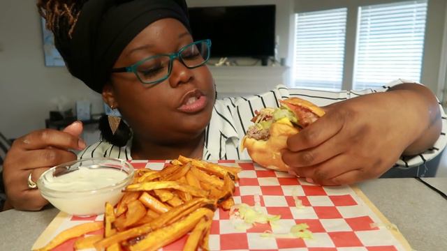 HOMEMADE SWEET POTATO FRIES CLASSIC BACON CHEESEBURGER COOKING AND EATING
