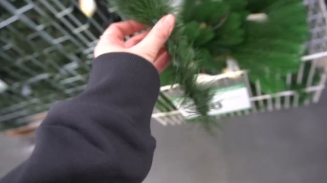 Новогодний шоппинг в ЛЕРУА МЕРЛЕН ? ищем декор для улицы и дома ? VLOGMAS смотреть онлайн