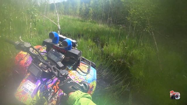 Коварное болото. Квадроциклы на болоте. Чуть не утопили Kawasaki Brute Force 750. смотреть онлайн