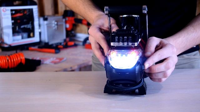 Двухпоршневой автомобильный компрессор INTERTOOL AC-0003 смотреть онлайн