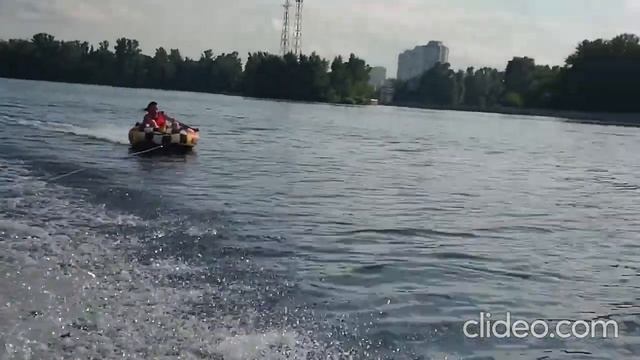 Москва. Замедленная съемка. На плюшке за Yamaha 40 + прицеп дача амфибия Дон. 720p смотреть онлайн