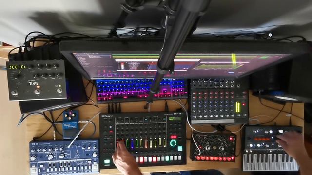 Live Techno jam #27 - Athletic Countermeasures (TR-8S + Quadrantid Swarm + TD-3 + MicroFreak) смотреть онлайн
