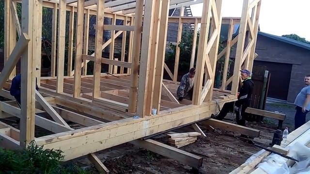 Передвижка дома на 2.5 метра от соседского забора смотреть онлайн