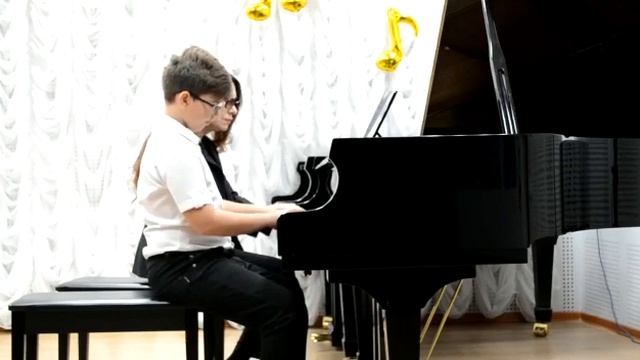 Литовченко Егор - Дуко О.Б "учитель-ученик" 10-12 лет И.Бах "Шутка" смотреть онлайн