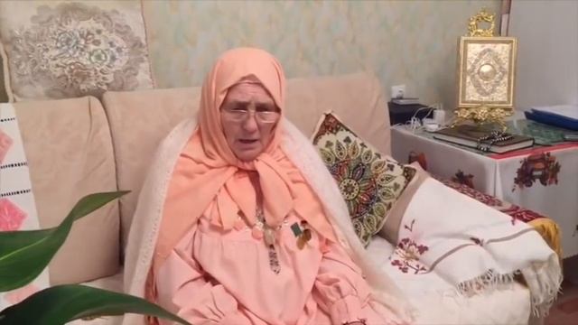 36 яшьлек улын җирләгән татар әбие мөнәҗәт укый. До слёз... смотреть онлайн