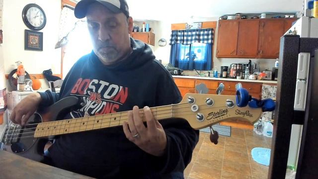 Comfortably Numb Pink Floyd Bass Cover HD. смотреть онлайн