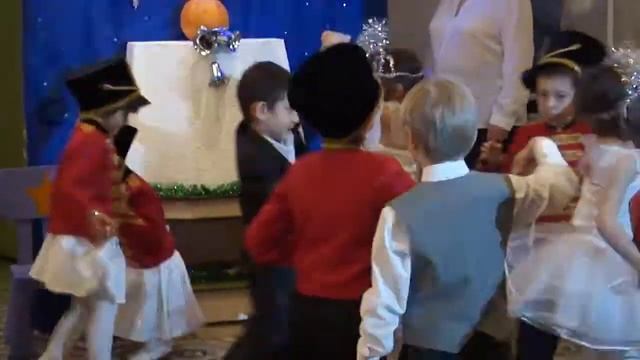 Новогодний праздник в детском саду 2010. Часть 3. смотреть онлайн