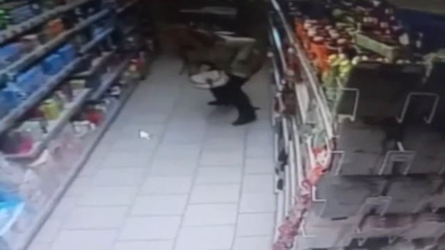 Обосралась в магазине - это Питер, детка! (обратная сторона культурной) смотреть онлайн