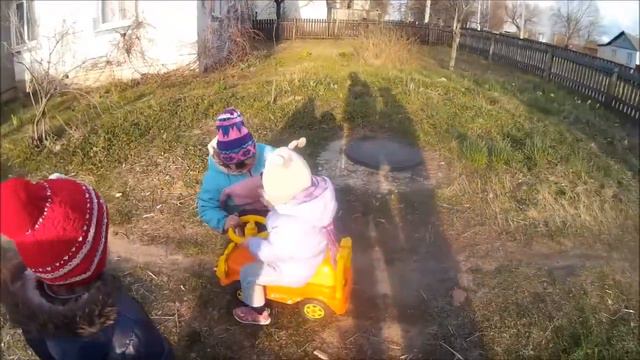 ВЛОГ Дети играют с козочкой!Видео для детей. Vlog Children play with the goat! Video for children. смотреть онлайн